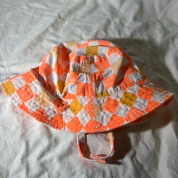 100% Cotton Bucket Hat for Infants Velcro Chin Strap Checkerboard & Smiley Faces - Picture 2 of 7